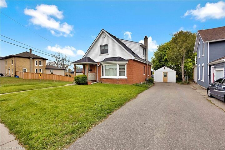 Property Photo:  140 Terrace Hill Street  ON N3R 1G6 