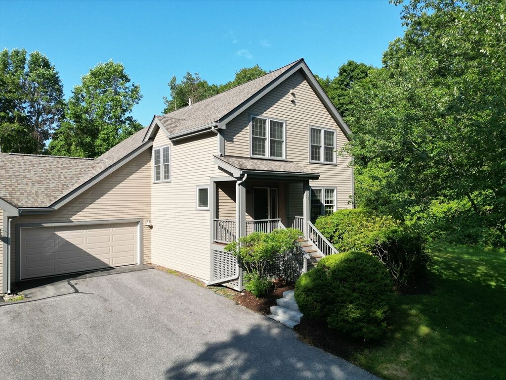 Property Photo:  25 Livermore Ln 25  MA 02493 