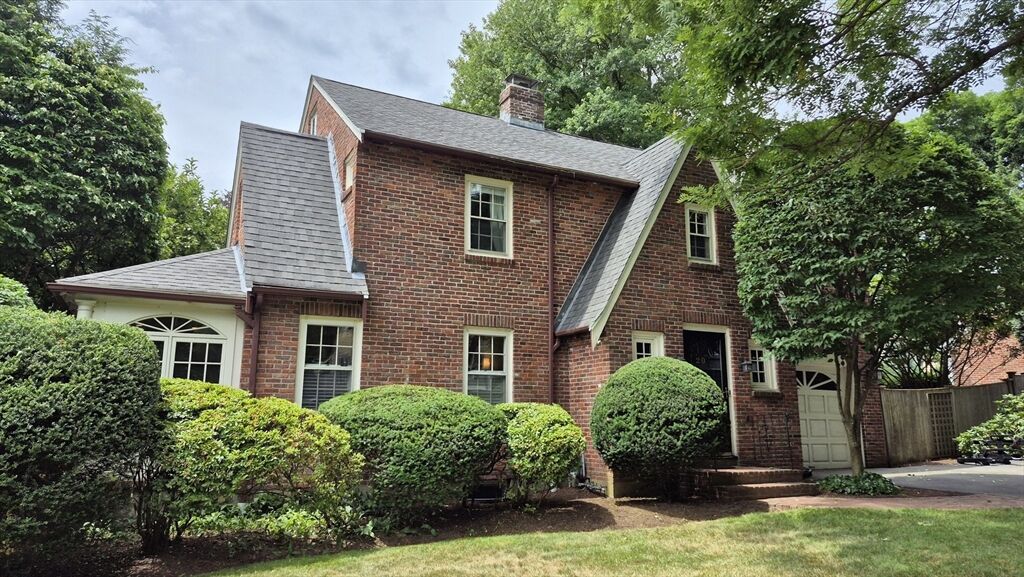 Property Photo:  20 Shaw Rd  MA 02481 