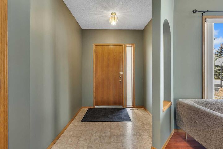 Property Photo: 2856 Signal Hill Heights SW AB T3H 2M6