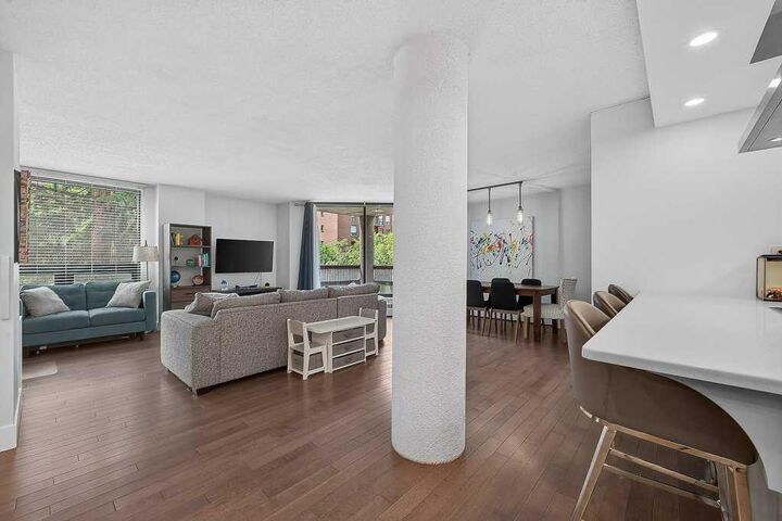 Property Photo:  1304 15 Avenue SW 230  AB T3C 0X7 