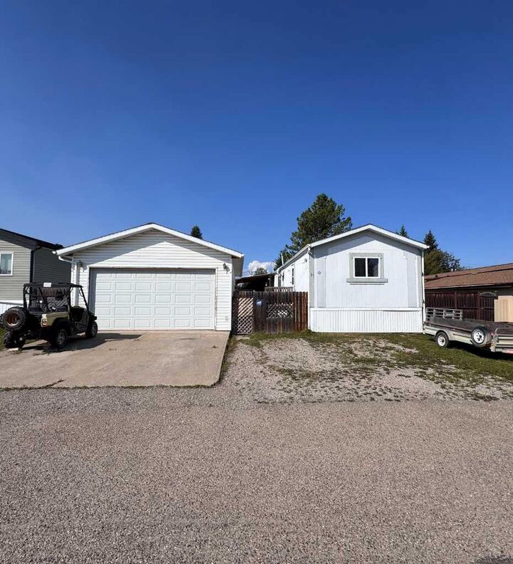 Photo de la propriété: 5211 55 Avenue 27 AB T4T 1M8