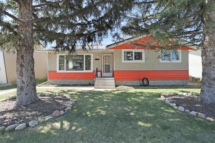 59 Greenbrook Drive E — photo 1