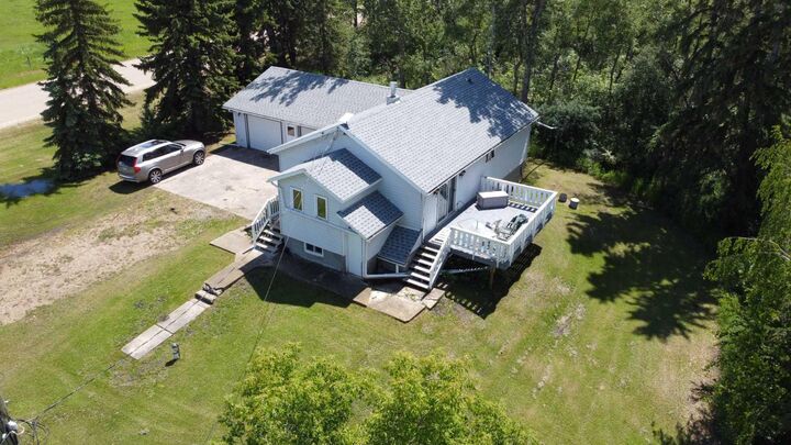 Property Photo: 430006 Range Road 232 AB T4J 1R1