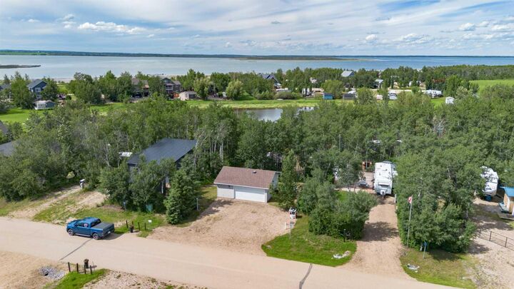 Property Photo: 42 Buffalo Lane AB T0C 2L0