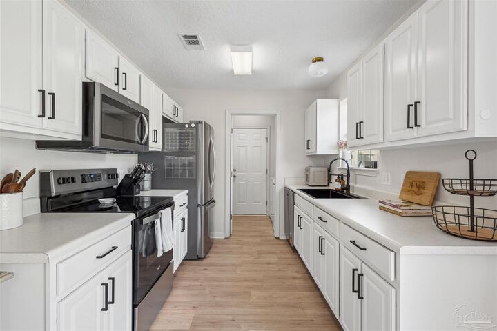Property Photo:  1683 Tuscon Ct  FL 32563 