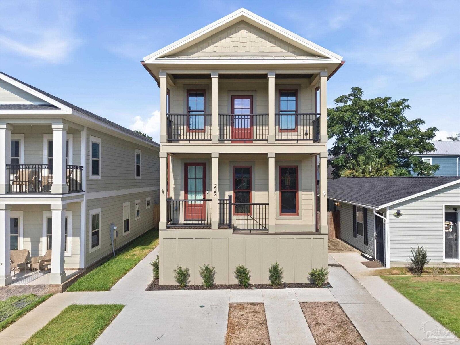 Property Photo:  219 N Devillars St  FL 32502 