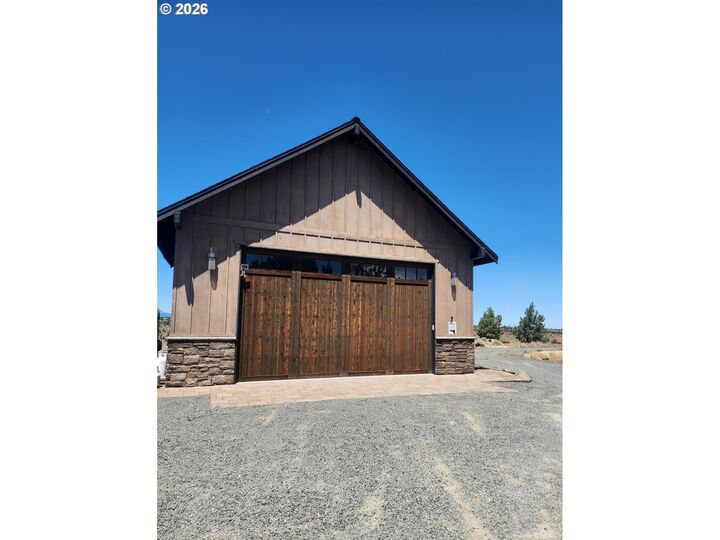 Property Photo: 5144 SW Upper Canyon Rim Dr OR 97734