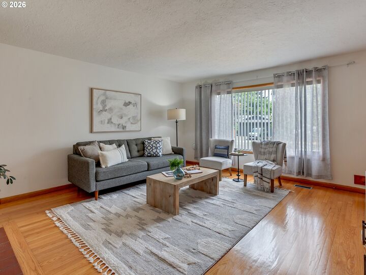 Property Photo: 4034 SE Rex St OR 97202