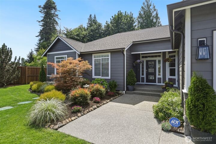 Property Photo:  2907  Hawk Lane SE  WA 98501 