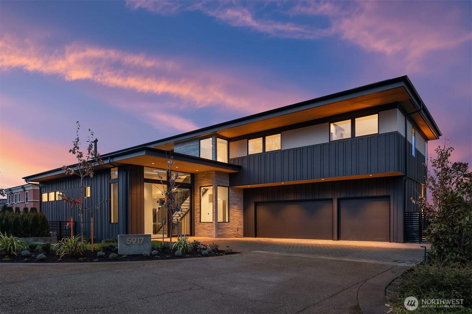 Property Photo:  5917  104th Place NE  WA 98033 