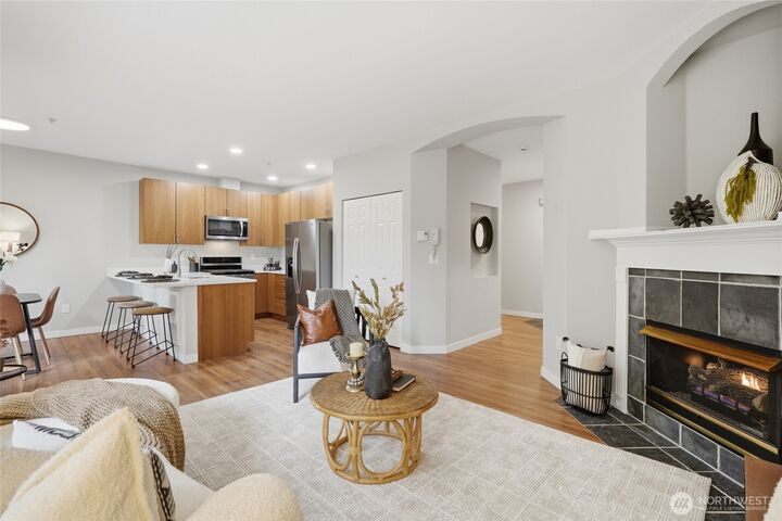 Property Photo: 14140 SE 171st Way E204 WA 98058