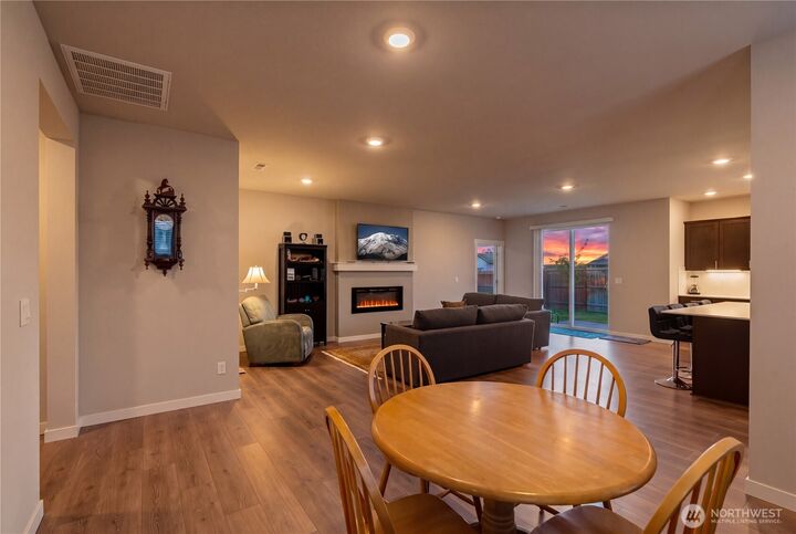 Property Photo:  2411 N Leah Lane  WA 98926 