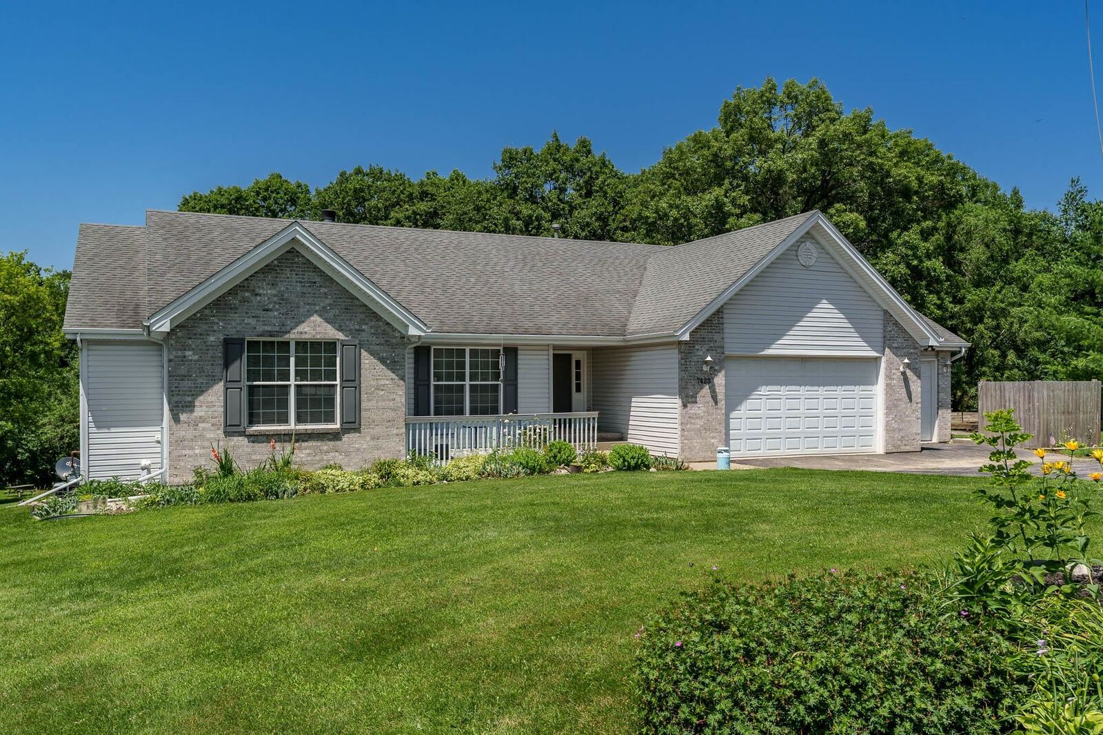 Property Photo: 7423 Cunningham Road IL 61102