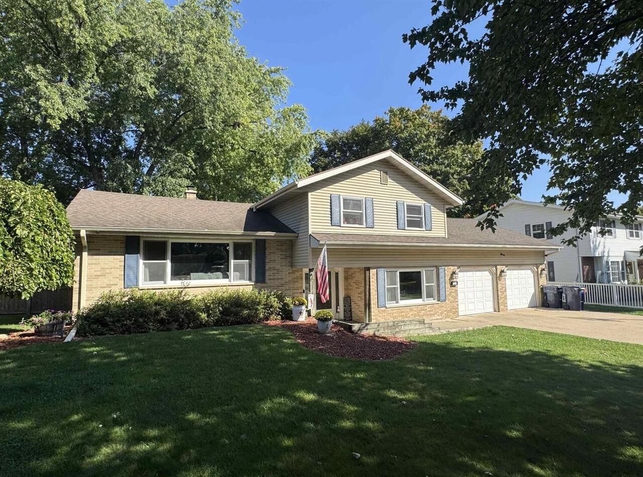 Property Photo:  2408 Elizabeth Street  WI 53548 