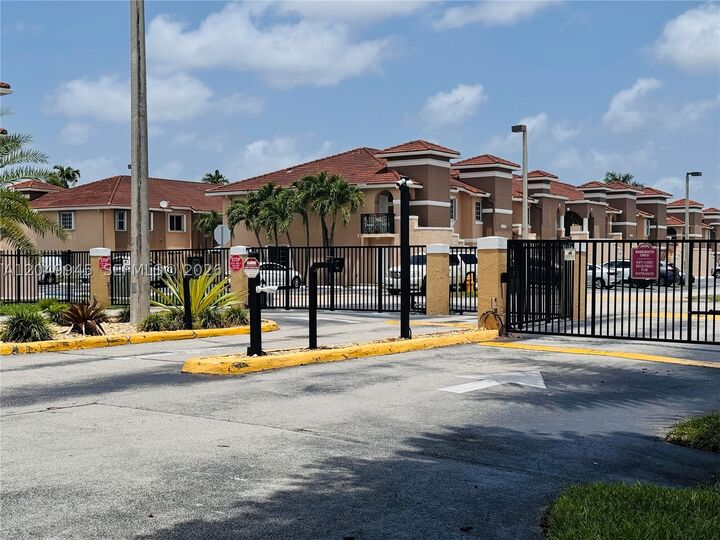 Property Photo: 13165 SW 64th Ter 1006 FL 33183