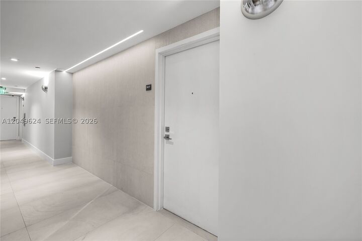 Property Photo:  2457 Collins Ave 307  FL 33140 