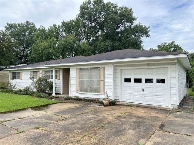 Property Photo: 270 Ferndale Ln. TX 77707