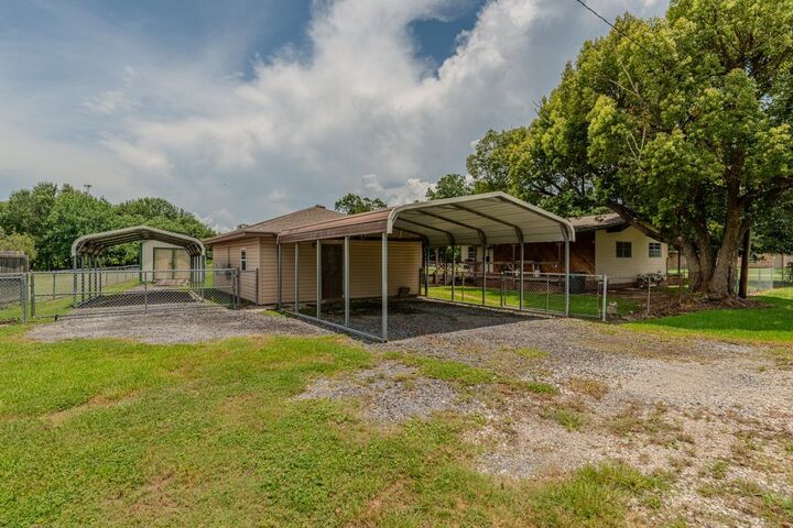 Property Photo: 475 Gilmer St. TX 77611