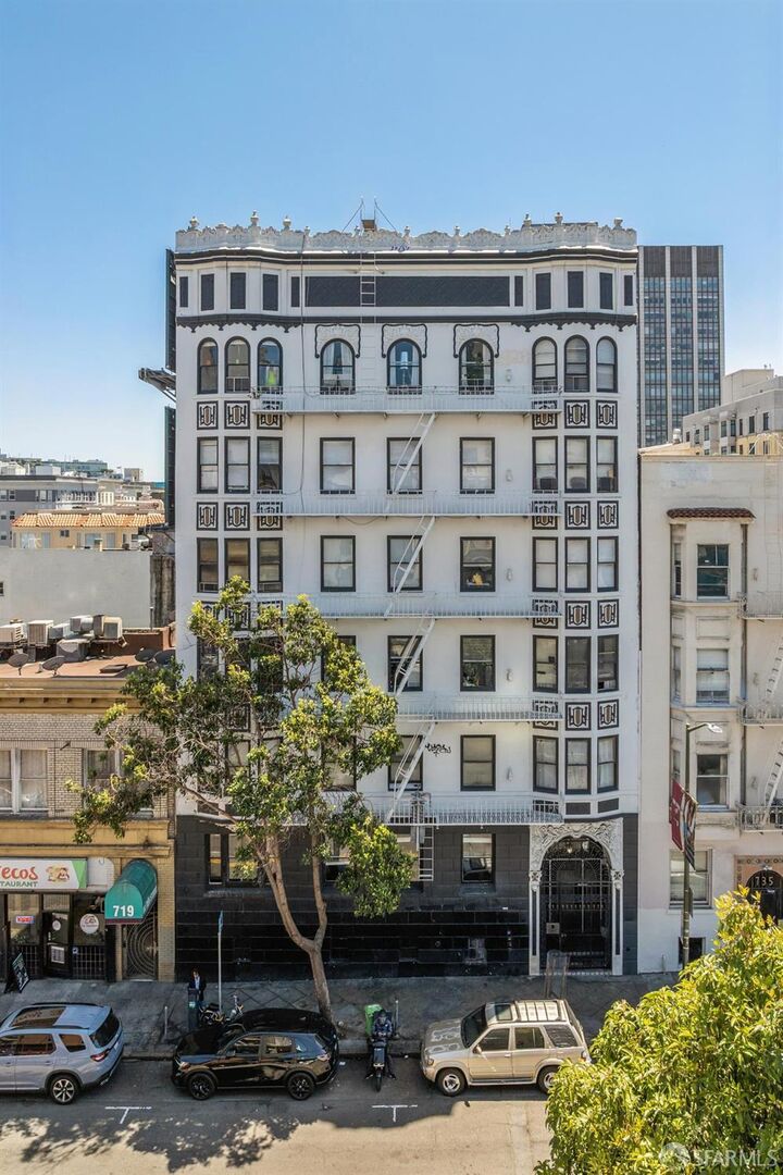 Property Photo: 725 Ellis Street CA 94109