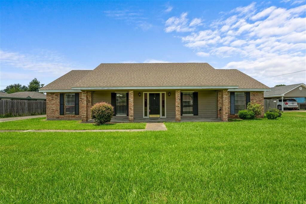 Property Photo: 13 Poinsetta Road LA 70663