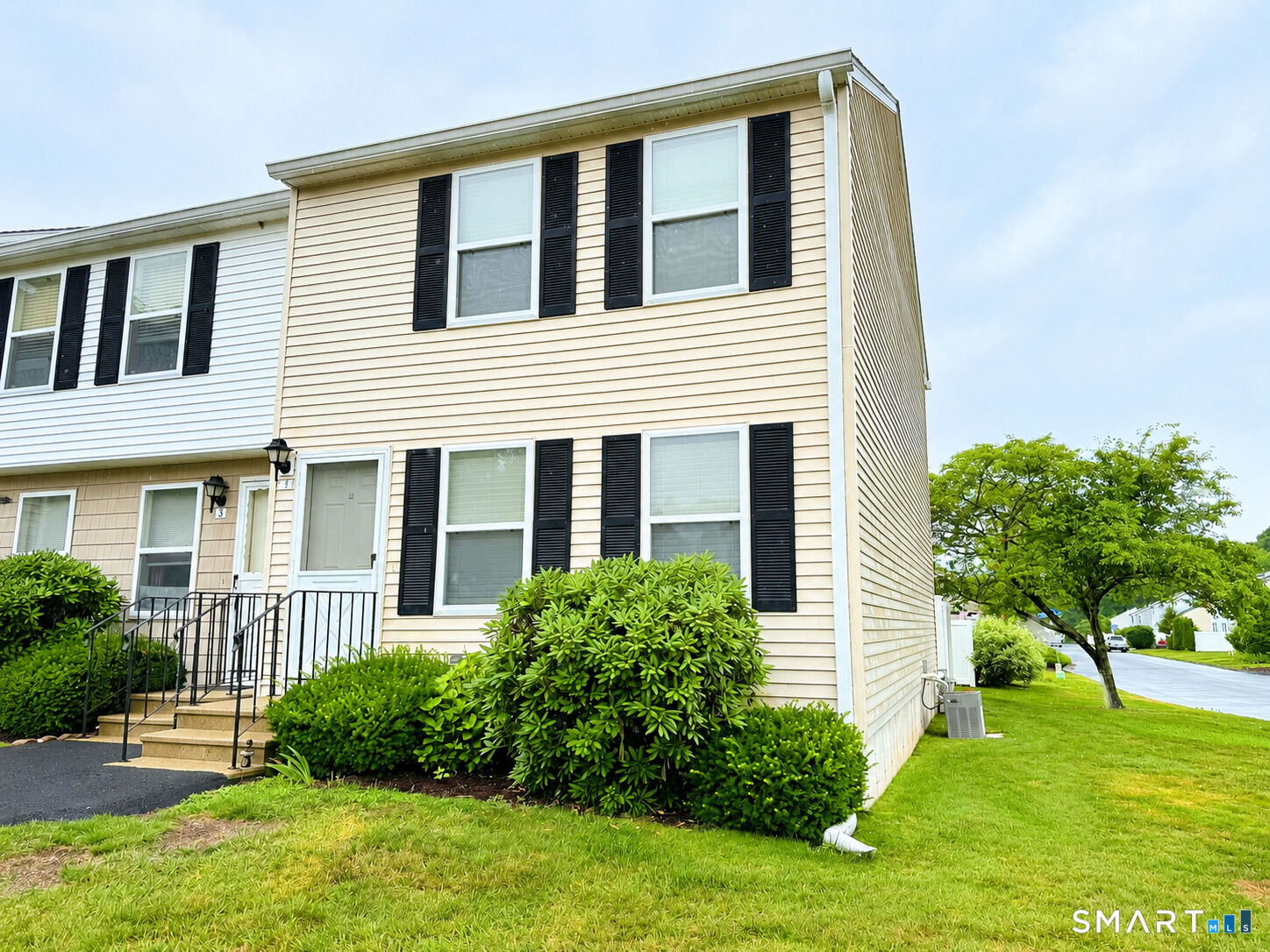 Property Photo: 1 Holly Lane 1 CT 06033