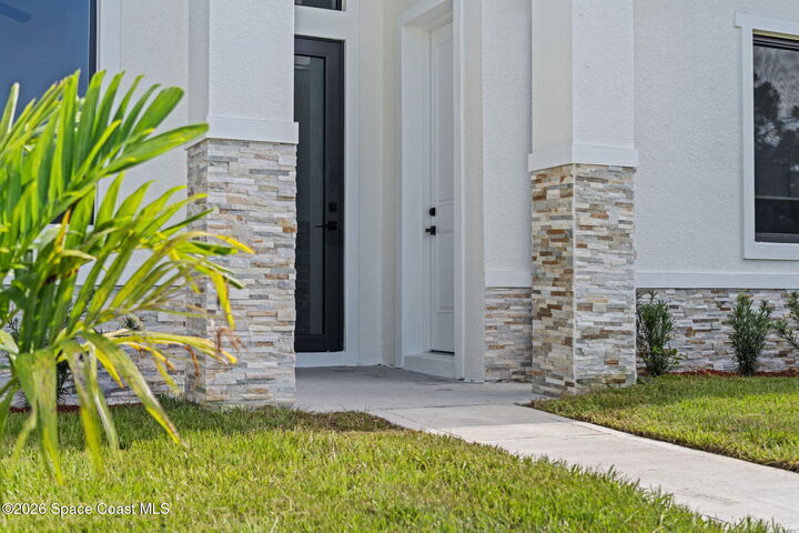 Property Photo: 1356 Walthan Street SE FL 32909