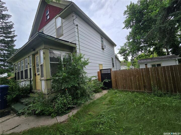 Property Photo:  313 3rd Avenue S  SK S4H 1X5 