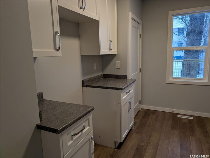 Photo de la propriété:  102 32nd Street W  SK S7L 0S1 