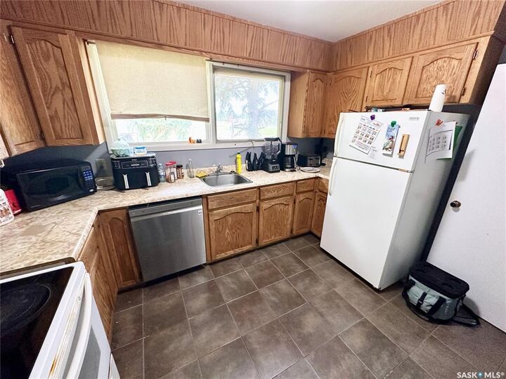 Property Photo:  542 Elizabeth Street  SK S4H 1S4 
