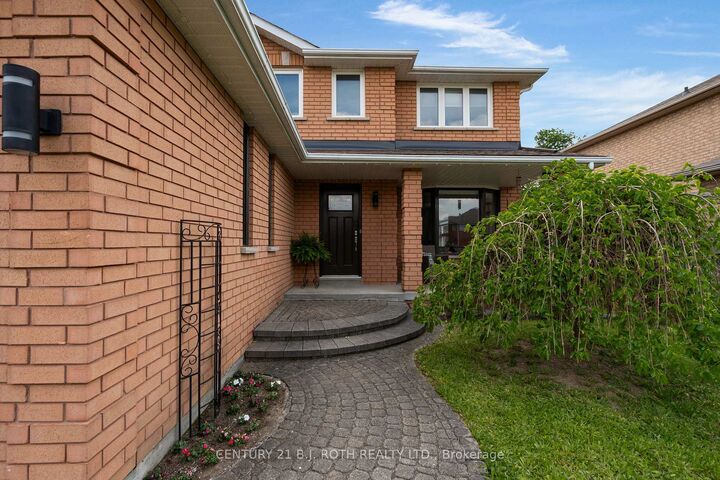 Property Photo:  16 Longman Drive  ON L4N 7C2 