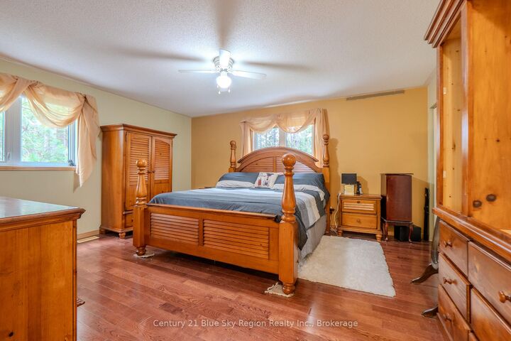 Property Photo: 310 Pinecreek Crescent N ON P0H 1H0