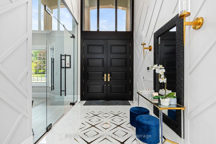 Property Photo: 62 Sherwood Forest Drive ON L3P 1P8