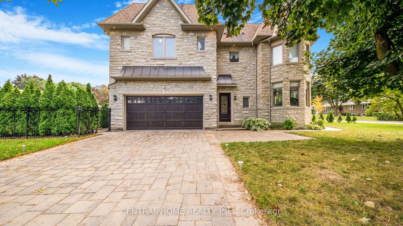 Property Photo:  1 Tally Lane  ON M2K 1V3 