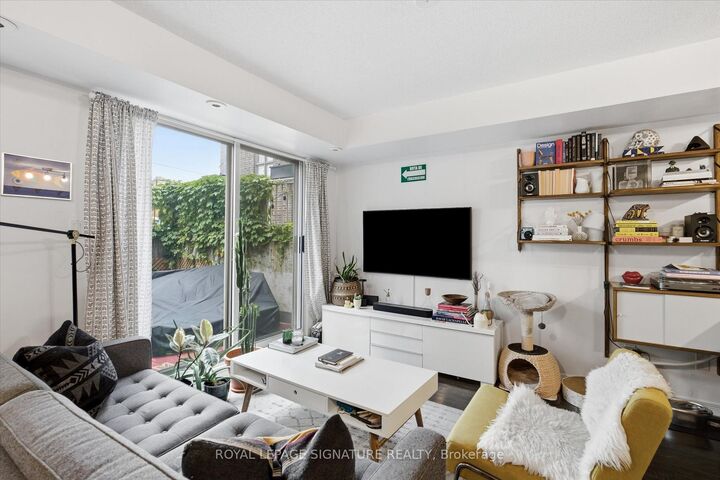 Property Photo: 5 Elsie Lane Th135 ON M6P 3N3