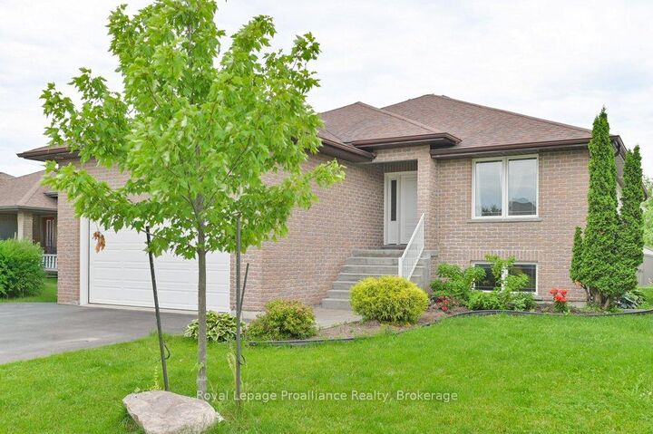 Property Photo: 24 Freedom Crescent ON K8V 0C1