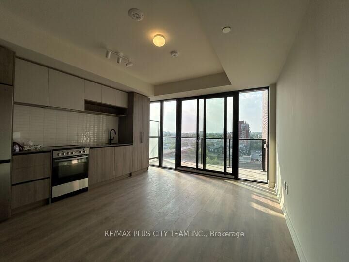 Property Photo:  181 Sterling Road 916  ON M6R 0B2 