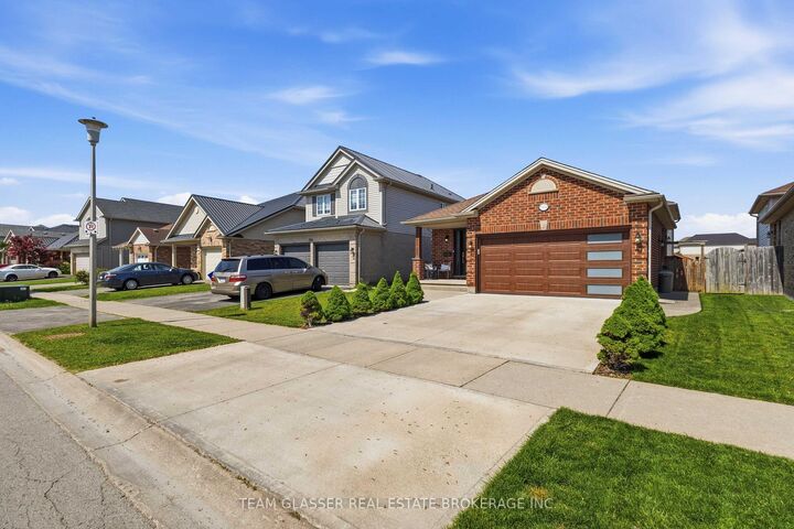2334 Meadowgate Boulevard — photo 1