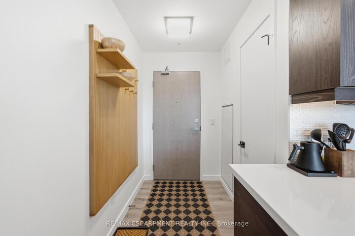 Property Photo:  455 Charlton Avenue E 403  ON L8N 0B2 