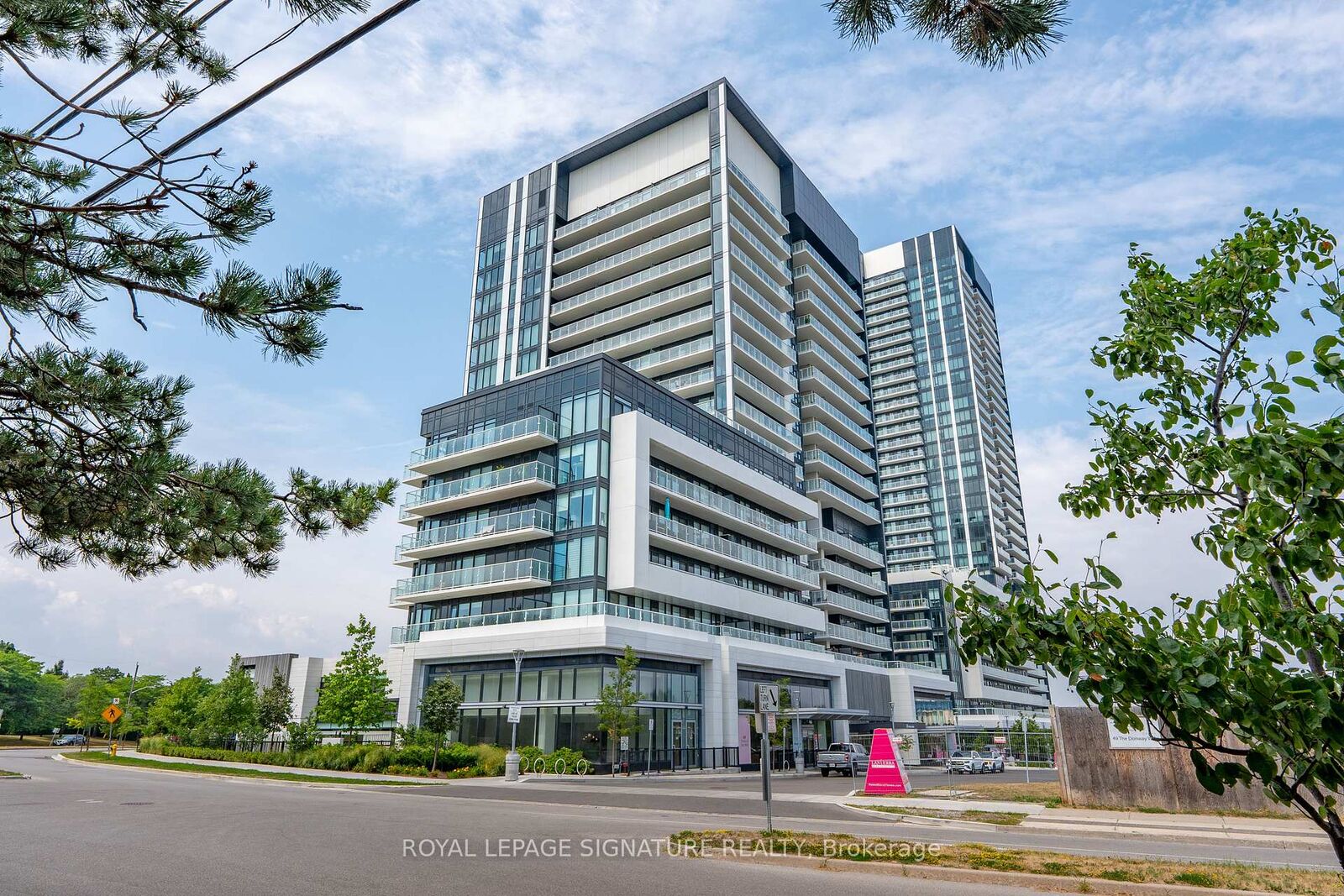 Property Photo:  20 O'Neill Road 338  ON M3C 0R2 