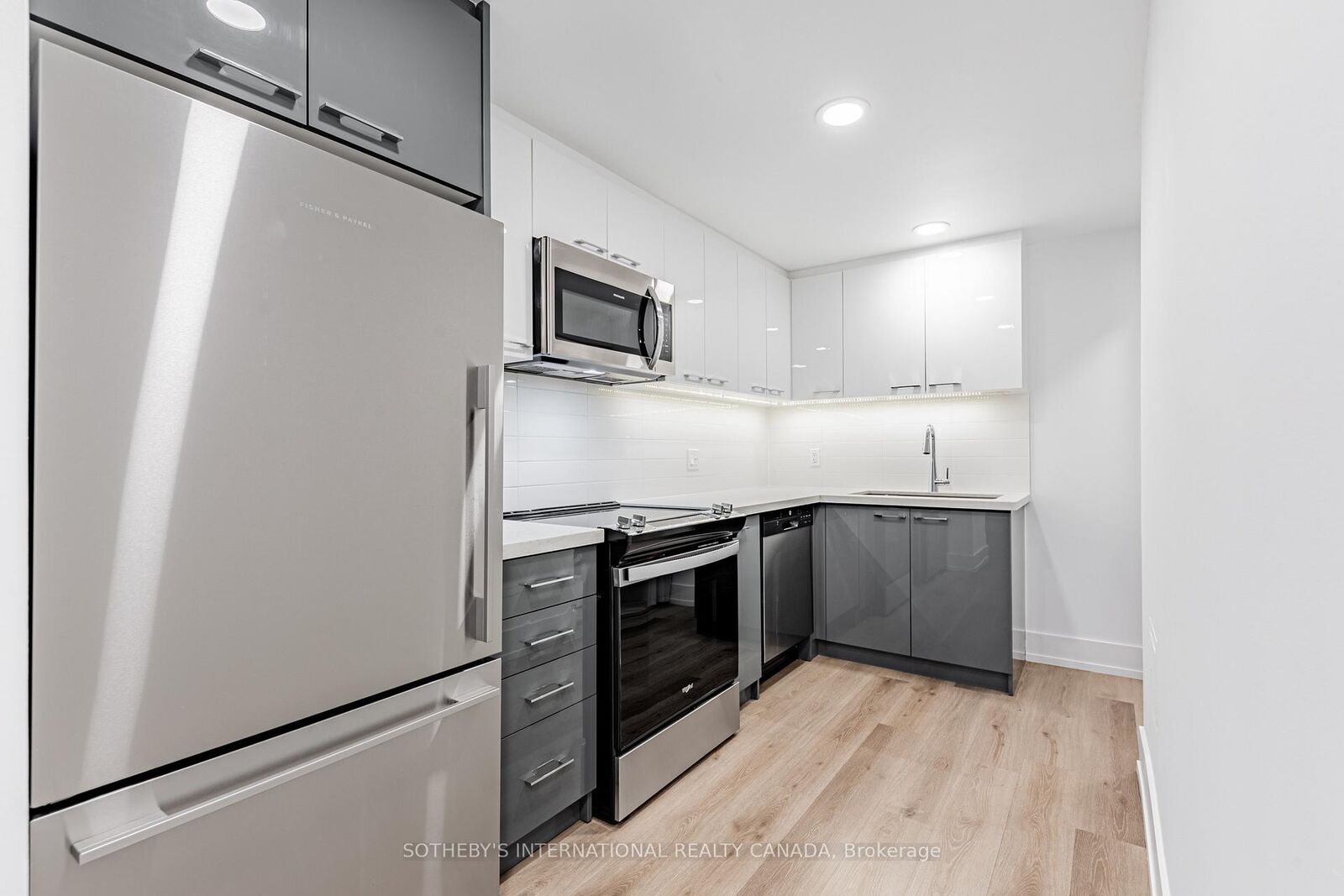 Property Photo:  201 Sherbourne Street N1206  ON M5A 3X1 