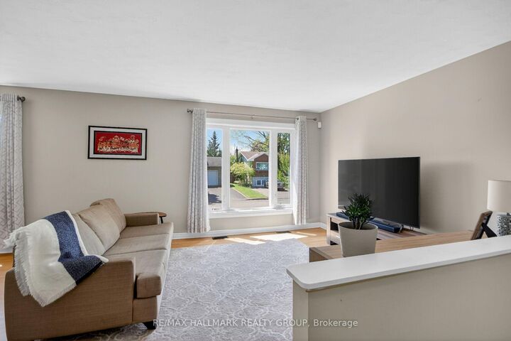 Property Photo:  1865 Arizona Avenue  ON K1H 6Z5 