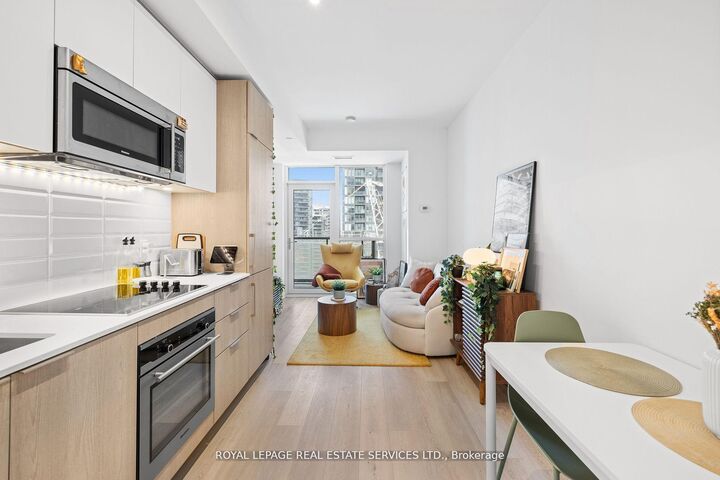 Property Photo:  50 Ordnance Street 1603  ON M6K 0C9 