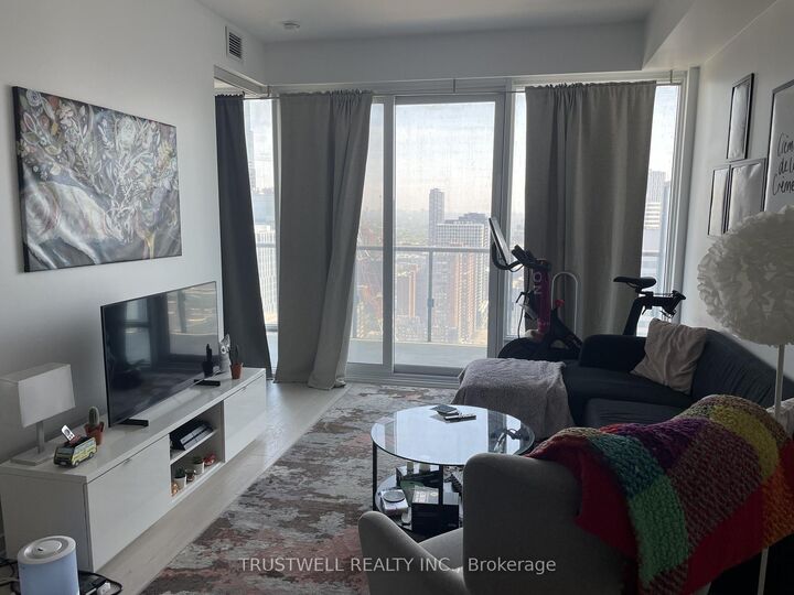 Property Photo:  488 University Avenue 2605  ON M5G 0C1 