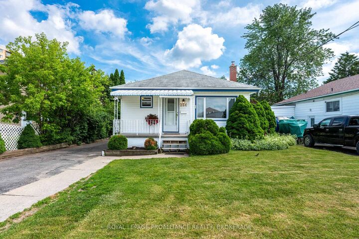 Property Photo: 260 Elmwood Street ON K7M 2Y8