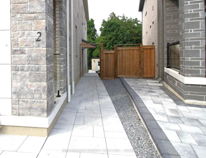Property Photo: 94 Bowline Vista N/A Lower ON L9N 0W3