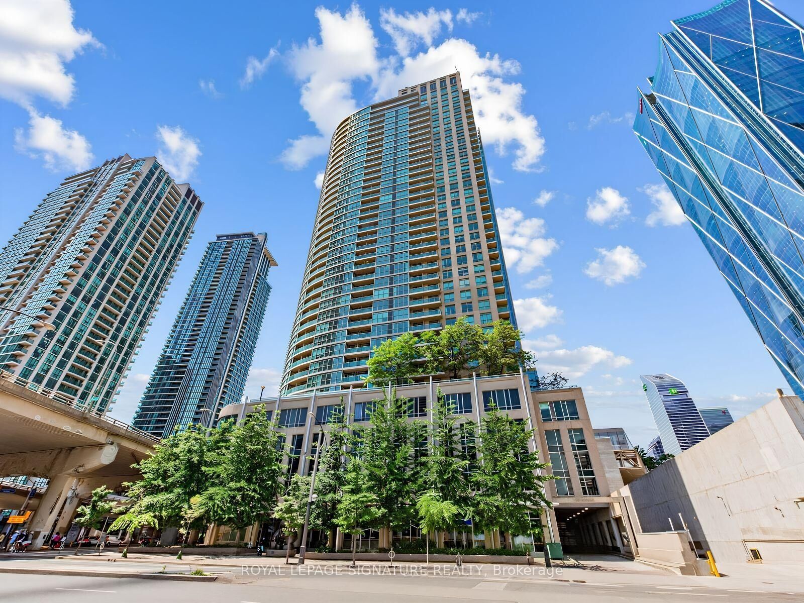 Property Photo:  18 Yonge Street 1014  ON M5E 1Z8 