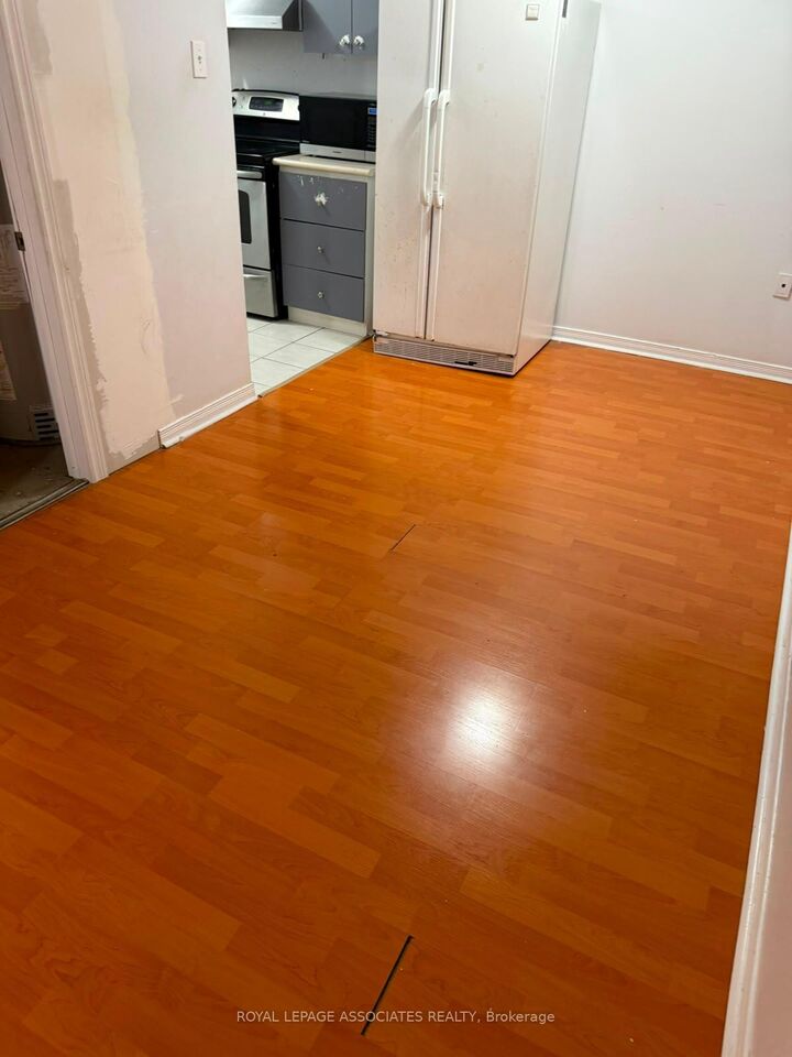 Photo de la propriété:  435 Elson Street Bsmt  ON L3S 4T8 