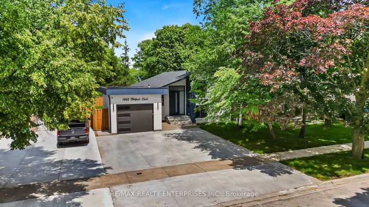 Property Photo: 1495 Thetford Court ON L5J 3N2