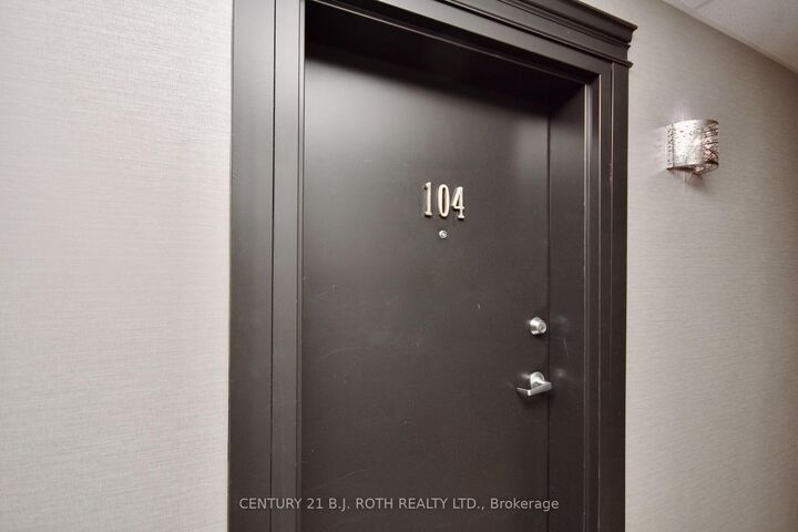 Property Photo:  43 Ferndale Drive S 104  ON L4N 5W6 